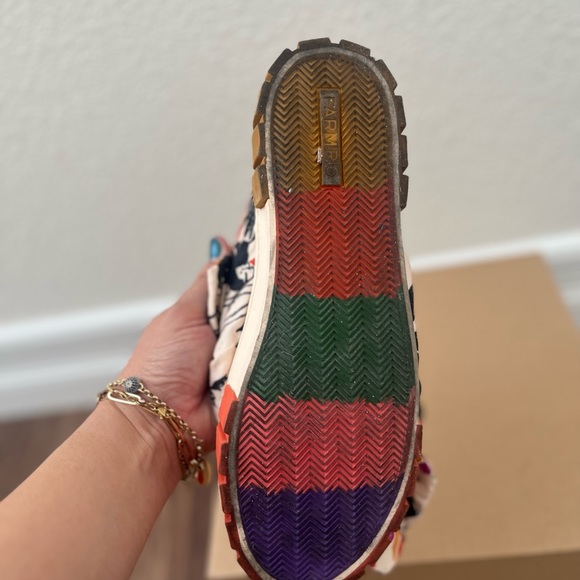 FARM RIO slide on sneaker, size 7.5 - Picture 6 of 6